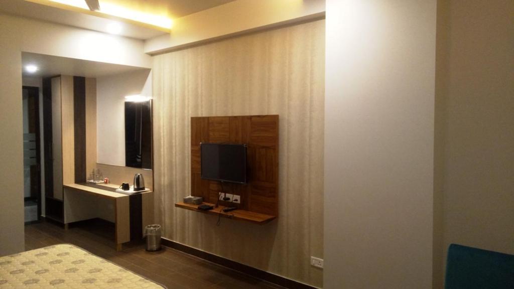 Alankrita Suites & Party Halls Meerut Exterior foto